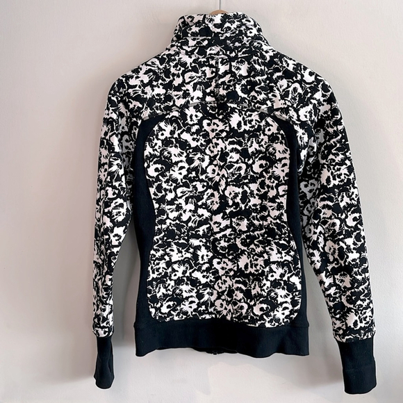 Lululemon Sz 4 Cozy Cuddle Jacket Fleur Sombrero Black‎ Floral Full Zip - Picture 5 of 5